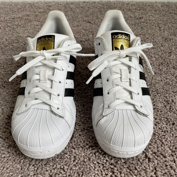 Adidas Superstar Sneakers - Picture 2 of 9